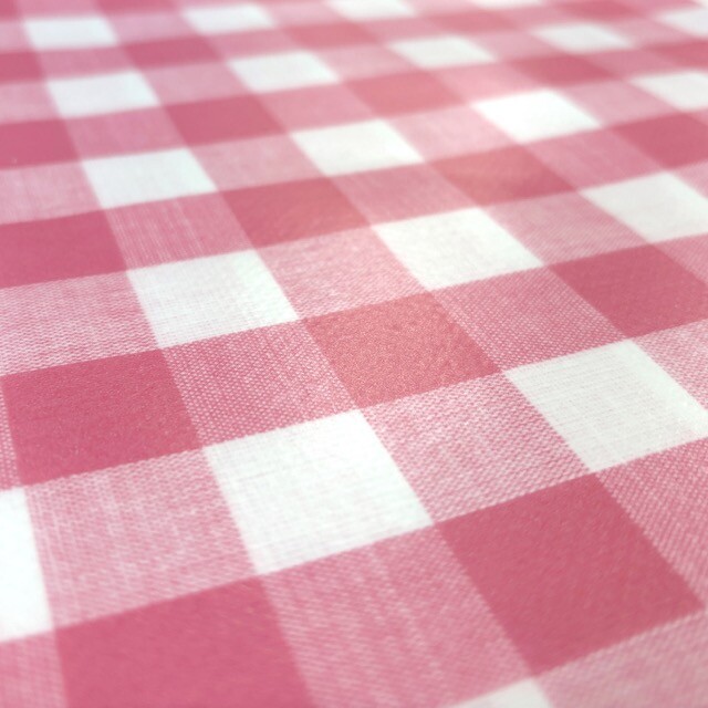 Coated tablecloth printed checks fuchsia