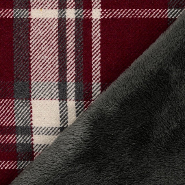 Woven check with fur backing bordeaux