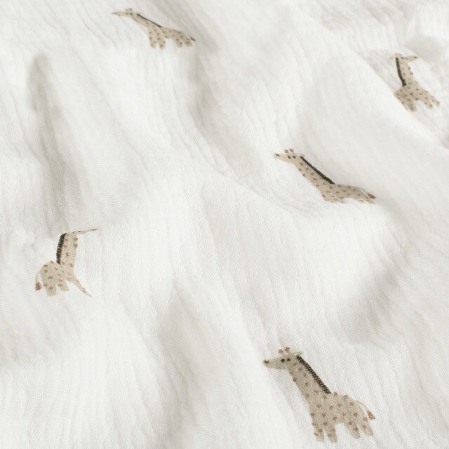 Cotton muslin giraffes offwhite