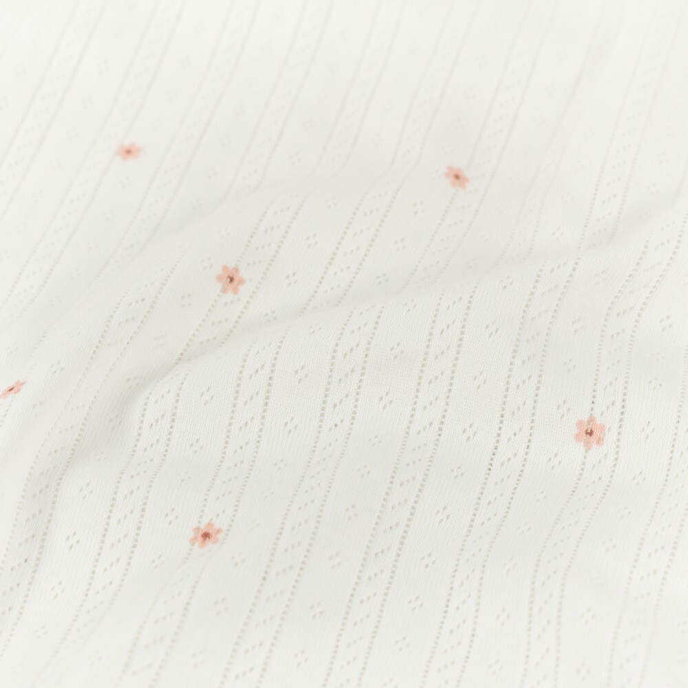 Ajour flowers offwhite