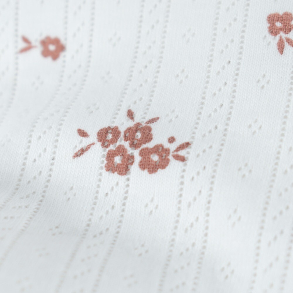 Ajour flowers offwhite