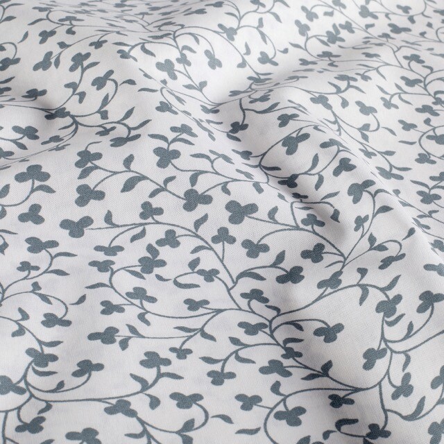 Cotton poplin flowers offwhite