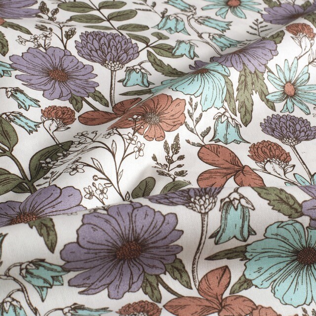 Cotton poplin flowers offwhite