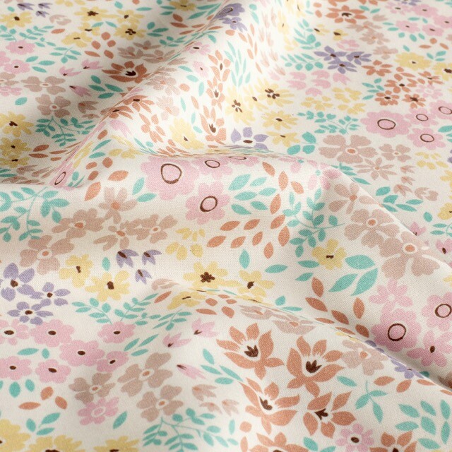 Cotton poplin flowers offwhite