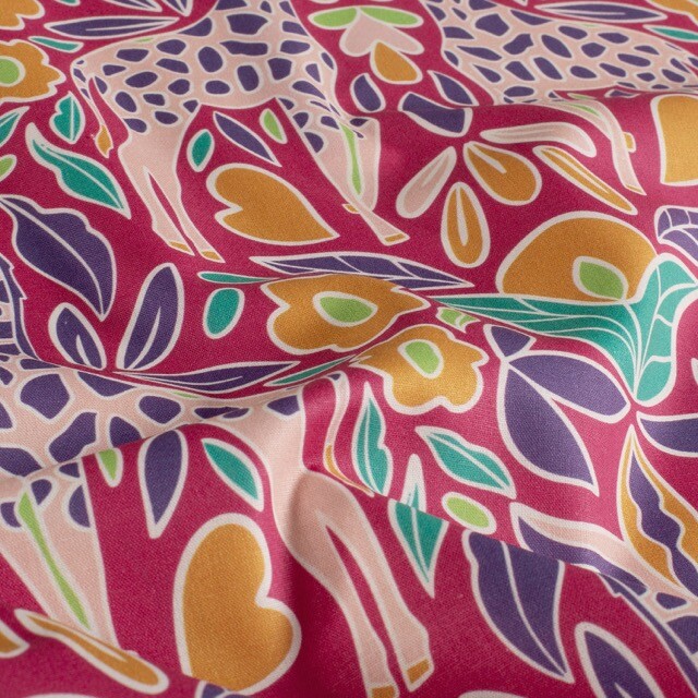 Cotton poplin giraffes pink