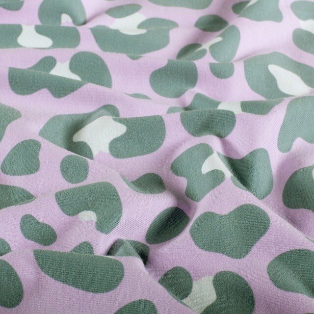 Cotton jersey leopard lilac