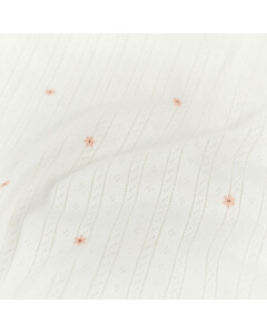 ajour flowers offwhite